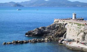 Piombino Piazza Bovio - Affittacamere Tre Orologi